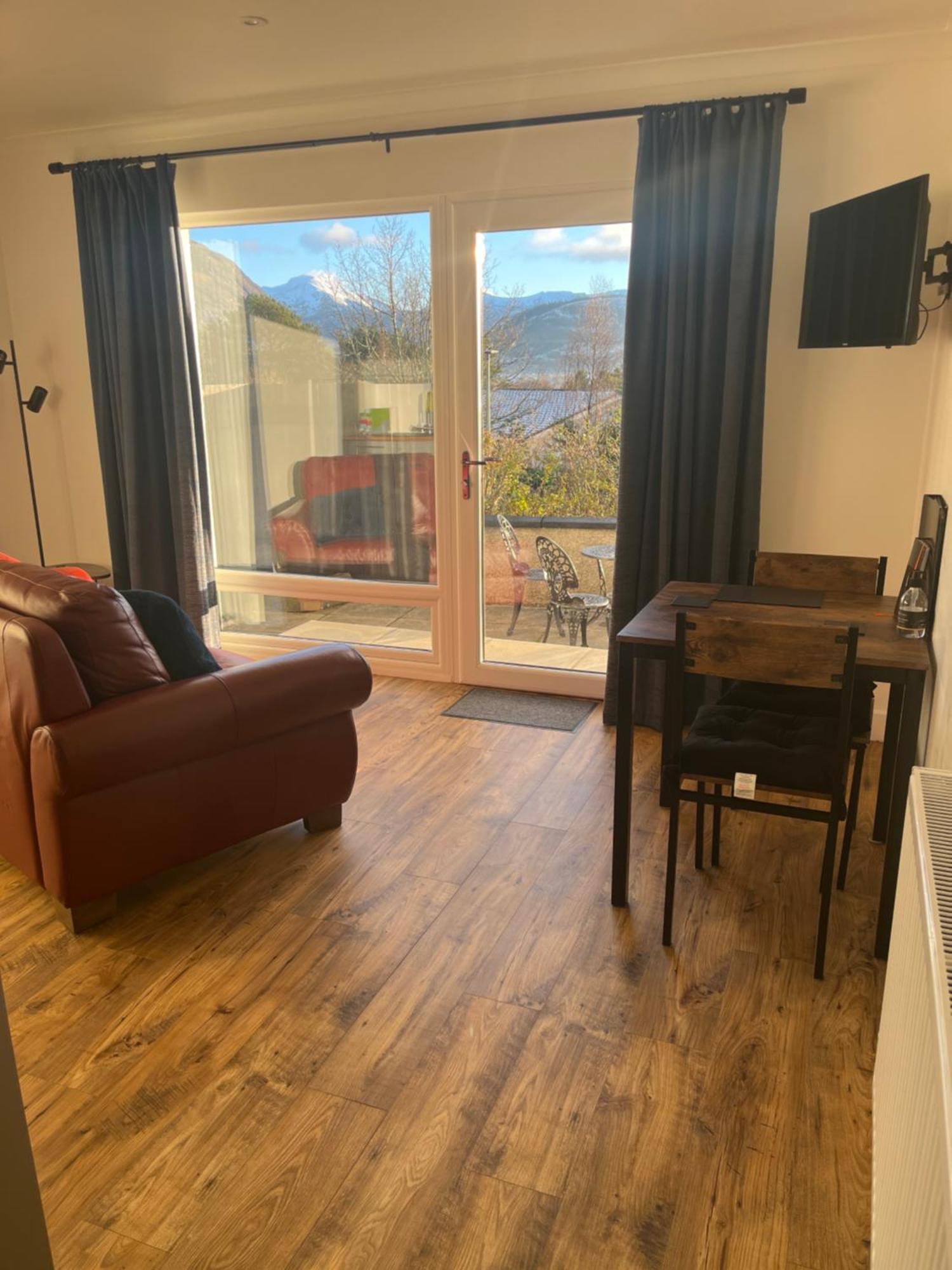 Appartement Tramore - Self Contained 1 Bedroom Unit - King Size Bed - Free Private Parking - 3 Miles From William High Street Fort William